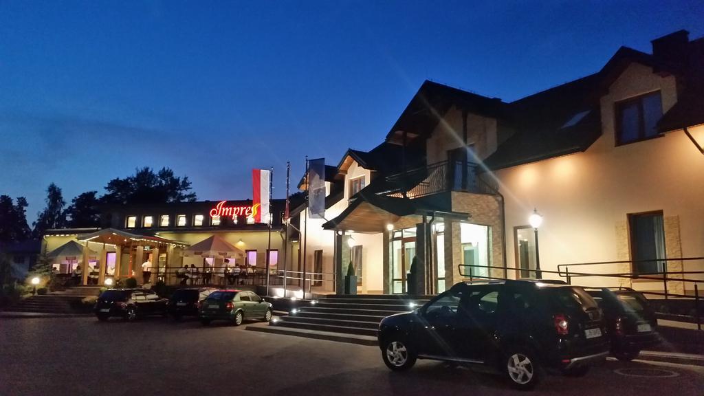 Hotel Impressa Niedrzwica Duza Ngoại thất bức ảnh
